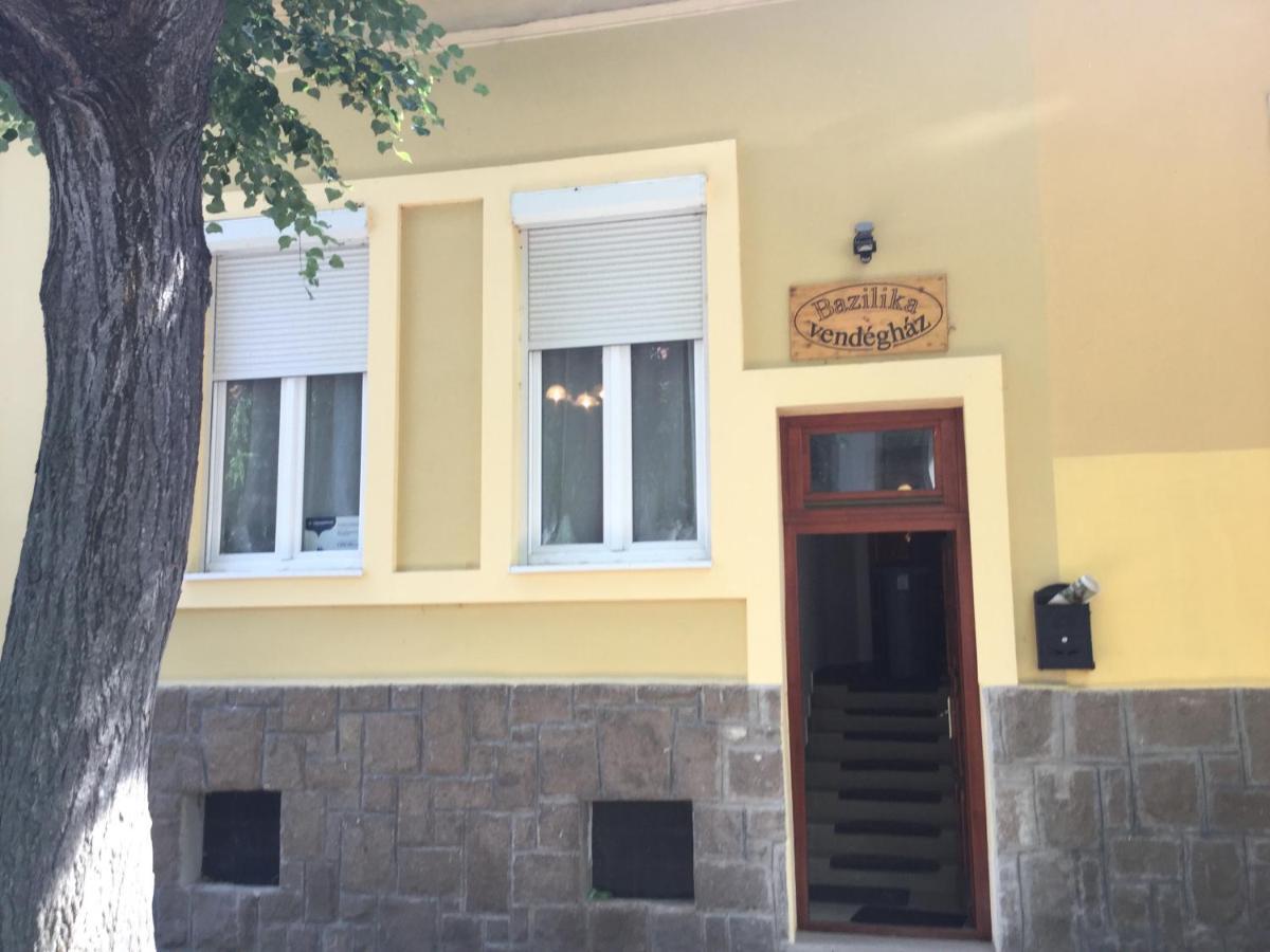 Bazilika Vendeghaz Hotel Егер Екстериор снимка