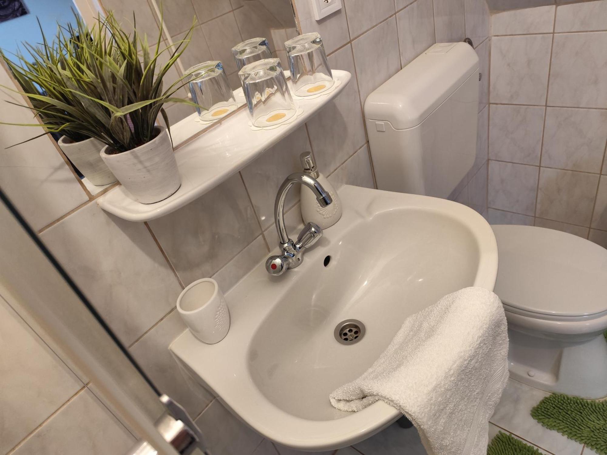 Bazilika Vendeghaz Hotel Егер Екстериор снимка