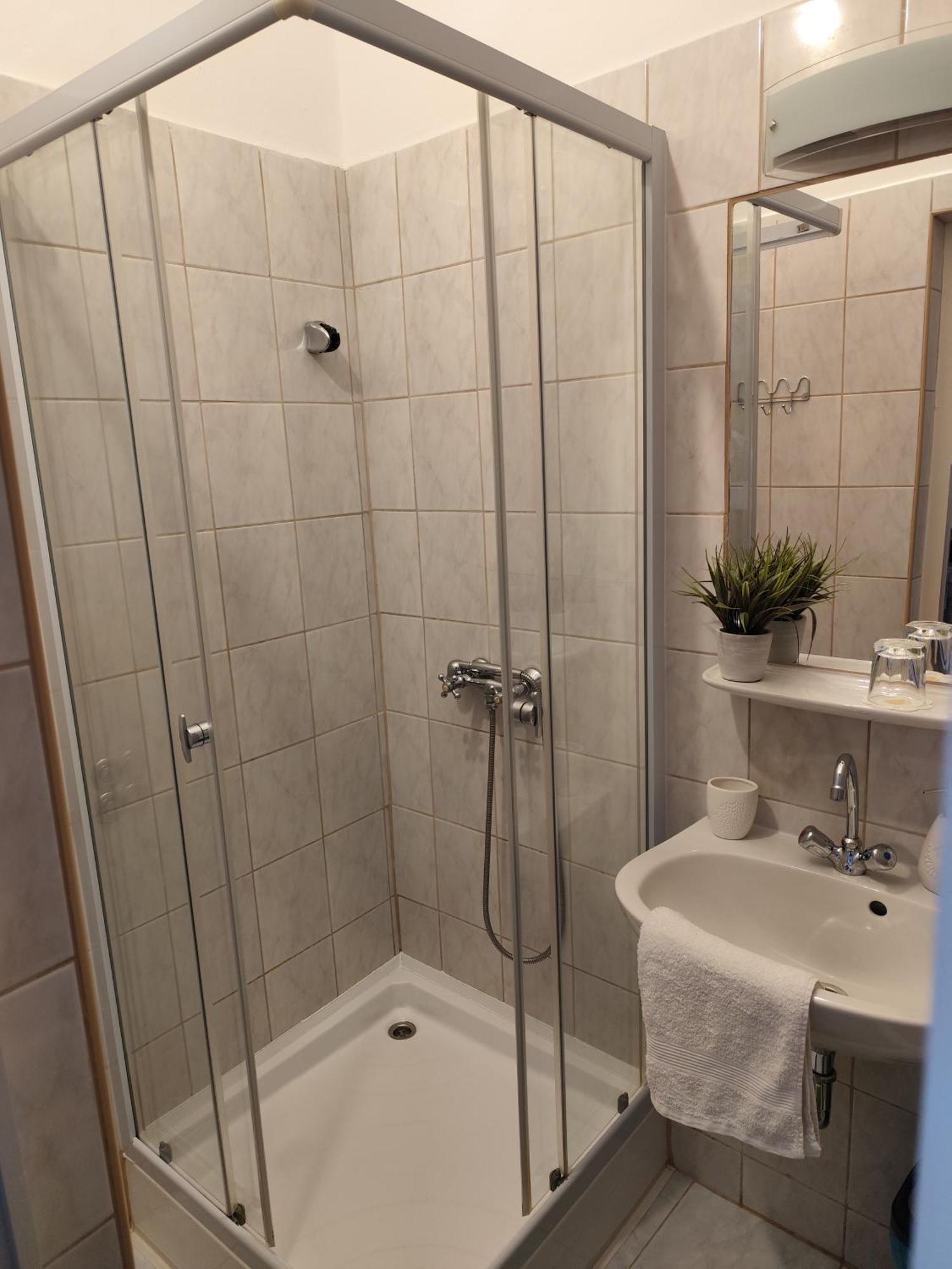Bazilika Vendeghaz Hotel Егер Екстериор снимка