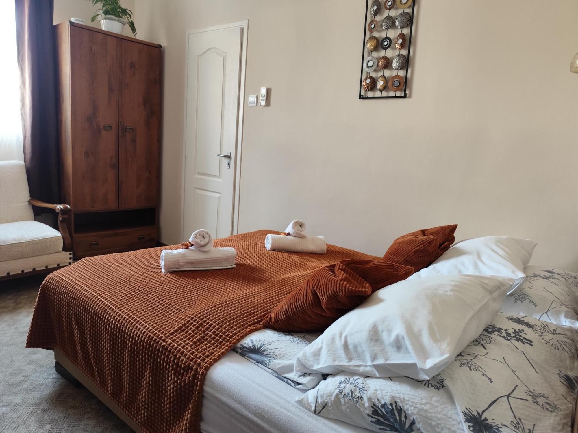 Bazilika Vendeghaz Hotel Егер Екстериор снимка